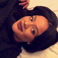 Sudah lama tak mengeluarkan album, Rihanna jadi salah satu artis yang paling ditunggu. Salah satu hal aneh yang terjadi pada Yna karena mirip Rihanna adalah banyak orang menanyakan kapan ia mengeluarkan album. Foto: Instagram @ynasertalf