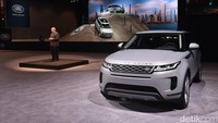 Tidak seperti pendahulunya, Range Rover Evoque sekarang terlihat lebih gahar. DNA Range Rover makin kentara. Foto: Land Rover