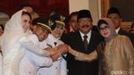 Senyum Semringah Arumi Bachsin saat Dampingi Suaminya Dilantik
