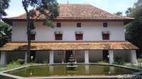 Juru bicara Keraton Kanoman Cirebon, Ratu Raja Arimbi menceritakan Pulantara sudah ada sejak era Pakuan tahun 1445, era kepemimpinan Pangeran Cakrabuana (Sudirman Wamad/detikTravel) 