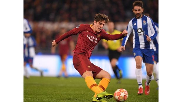 Nicolo Zaniolo jadi bintang AS Roma di leg pertama.