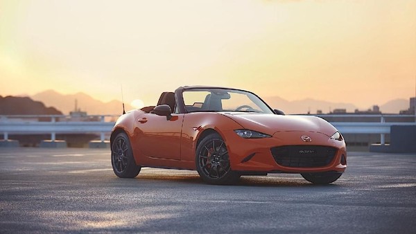 Mazda Edisi Spesial MX-5 Bikin Jatuh Cinta