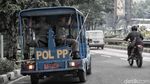 Baliho yang Dipasang Sembarangan di Sunter Ditertibkan