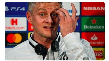 Ole Gunnar Solskjaer tak boleh terlalu lama sedih karena Chelsea dan Liverpool sudah menunggu. Foto: istimewa