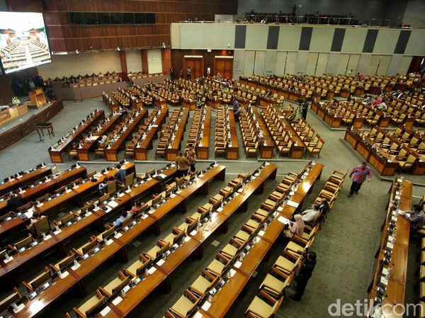 Rapat Paripurna DPR Sepi Banget