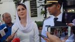 Senyum Semringah Arumi Bachsin saat Dampingi Suaminya Dilantik