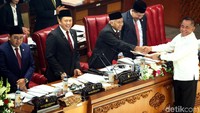 Dalam paripurna juga dilakukan pengambilan keputusan terhadap tiga RUU, yaitu RUU tentang Pengesahan Persetujuan antara RI dan Republik Belarus tentang Kerja Sama Industri Pertahanan serta RUU tentang Pengesahan Perjanjian mengenai Bantuan Timbal Balik dalam Masalah Pidana antara RI dan Persatuan Emirat Arab.