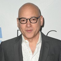 Aktor Evan Handler menderita leukemia saat usianya 20-an tahun. Bintang serial Sex And The City ini berhasil jadi penyintas, hingga kini berusia 58 tahun. Foto: Joshua Blanchard/Getty Images