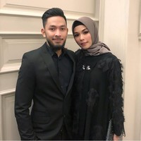 Metha Yunatria memulai karirnya di industri hiburan Tanah Air sebagai aktris. Ia pernah berakting di sinetron Cinta Fitri yang booming tahun 2000-an. Foto: Instagram/Methayuna