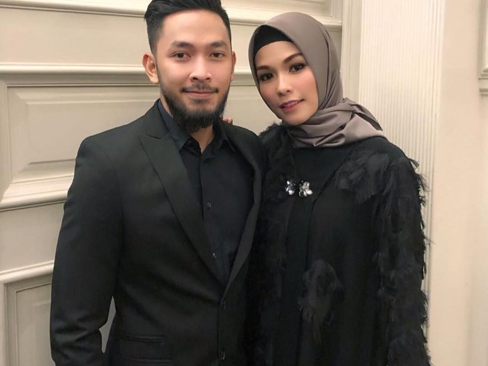 Gaya Hijab Istri Uki Noah