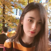 Lana merupakan wanita asli Rusia, tak ada sama sekali keturunan Korea. Beberapa dari netizen juga menyebutkan penampilannya seperti idol wanita K-Pop lainnya termasuk DIA Chaeyeon. Foto: Instagram @23.11