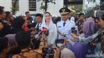 Senyum Semringah Arumi Bachsin saat Dampingi Suaminya Dilantik