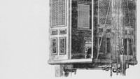 Lift adalah transformasi teknologi. Di awal-awal, lift tidak memiliki mesin dan ada di ruang terbuka yang tentunya sangat berbahaya (CNN Style)