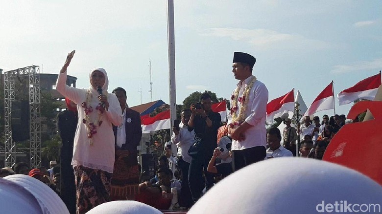 Khofifah Pidato Perdana, Emil Nyanyi Indonesia Pusaka Khofifah Pidato Perdana, Emil Nyanyi Indonesia Pusaka