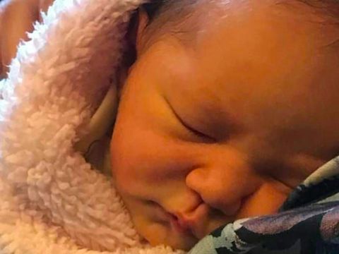 Anak Raisa dan Hamish Daud dalam Bingkai Foto