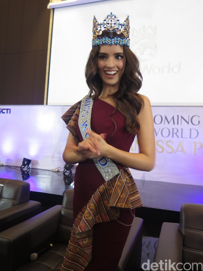 Wanita yang memiliki tinggi 173 cm ini juga bersyukur bisa diberi kesempatan untuk membantu orang-orang yang membutuhkan. Foto: Anggi Mayasari/Wolipop