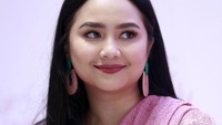 Selanjutnya ada Gita Gutawa yang tetap menciptakan karya saat mengenyam pendidikan di Birmingham University. Pool/Palevi S/detikFoto.