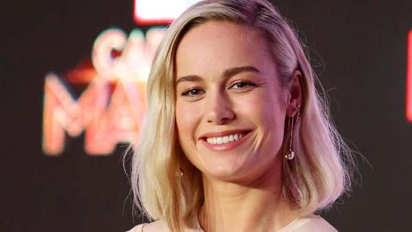 Senyum Manis dan Tawa Brie Larson bersama Cast Captain Marvel Senyum Manis dan Tawa Brie Larson bersama Cast Captain Marvel