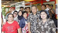 Akhir 2018 lalu Ibu Ani sempatkan berkunjung ke Wonosari. Ia mampir makan di Warung Bakso & Soto Pak Wariyun. Foto: Instagram aniyudhoyono