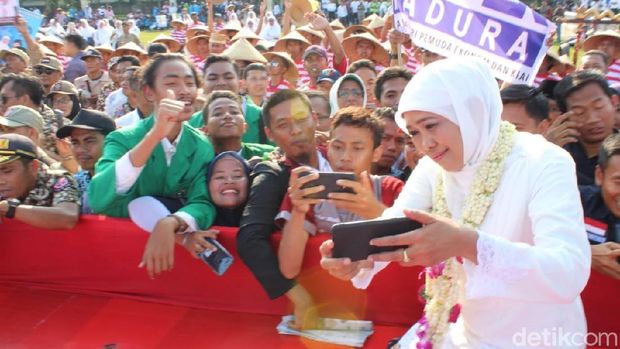 Arak-arakan Khofifah-Emil, Mulai Masjid Al-Akbar Hingga Grahadi