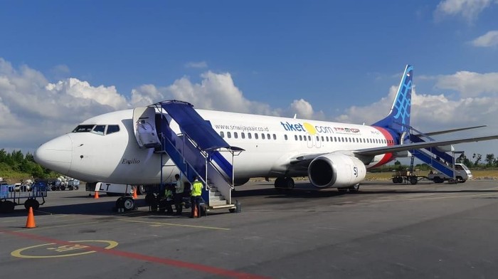 Sriwijaya Air merupakan maskapai perdana yang mengoperasikan Boeing 737-800 NG di rute Jakarta-Silangit sejak kemarin.