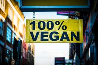 Waduh! Pengantin Vegan Ini Hanya Undang Tamu yang Tak Makan Daging