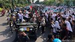 Begini Kemeriahan Arak-arakan Khofifah-Emil di Surabaya