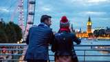 Warga London Masih Berduka, Tapi Turisnya Hepi-hepi Saja