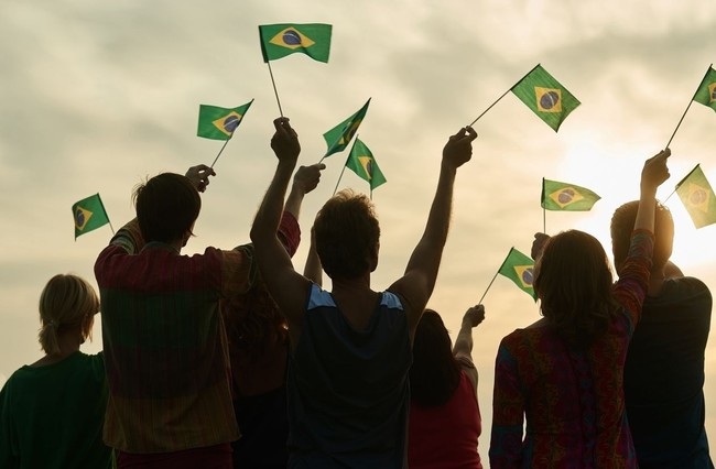 Pria Brasil memiliki daya tarik romantis yang tidak ada duanya. Satu hal yang wanita sukai dari pria Brasil, adalah mereka yang tidak suka bertele-tele untuk urusan asmara. Kalau mereka melihat seorang wanita menarik, mereka akan mengatakannya secara langsung. Pria Brasil tahu persis apa yang harus dikatakan untuk membuat wanita merasa istimewa dan seolah-olah dia adalah satu-satunya gadis yang ada. Foto: iStock