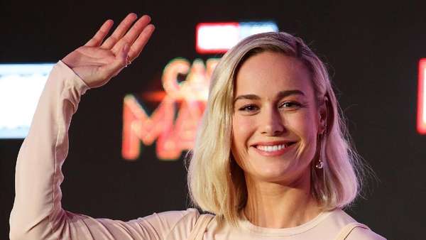 Senyum Manis dan Tawa Brie Larson bersama Cast Captain Marvel Senyum Manis dan Tawa Brie Larson bersama Cast Captain Marvel