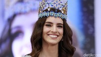 Vanessa juga ramah menyapa para penonton yang hadir. Pool/Palevi S/detikFoto.