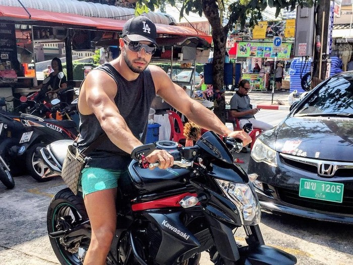 Pria bernama Matthew Lepre tersebut bahkan mengaku kesulitan untuk mencari pasangan meski berpenghasilan Rp 1,6 miliaran per bulan.Foto: Instagram @matthewlepre Pria bernama Matthew Lepre tersebut bahkan mengaku kesulitan untuk mencari pasangan meski berpenghasilan Rp 1,6 miliaran per bulan.Foto: Instagram @matthewlepre