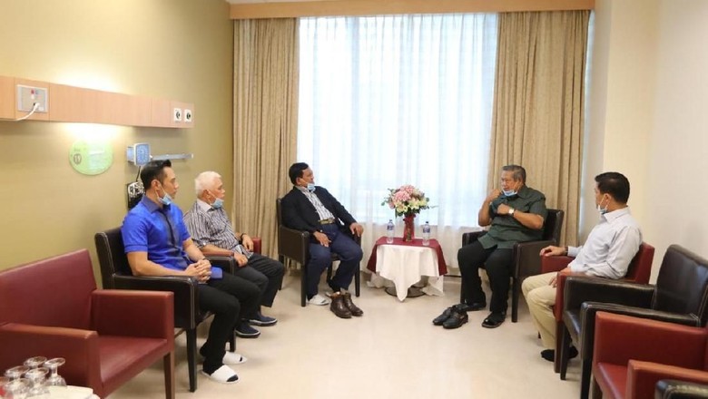 Doa Prabowo untuk Ani Yudhoyono yang Sakit Kanker Darah Doa Prabowo untuk Ani Yudhoyono yang Sakit Kanker Darah