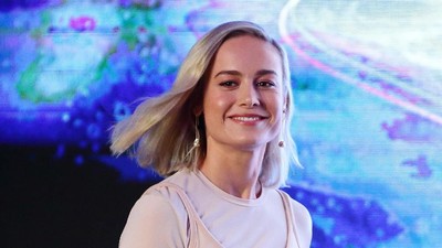 Senyum Manis dan Tawa Brie Larson bersama Cast Captain Marvel