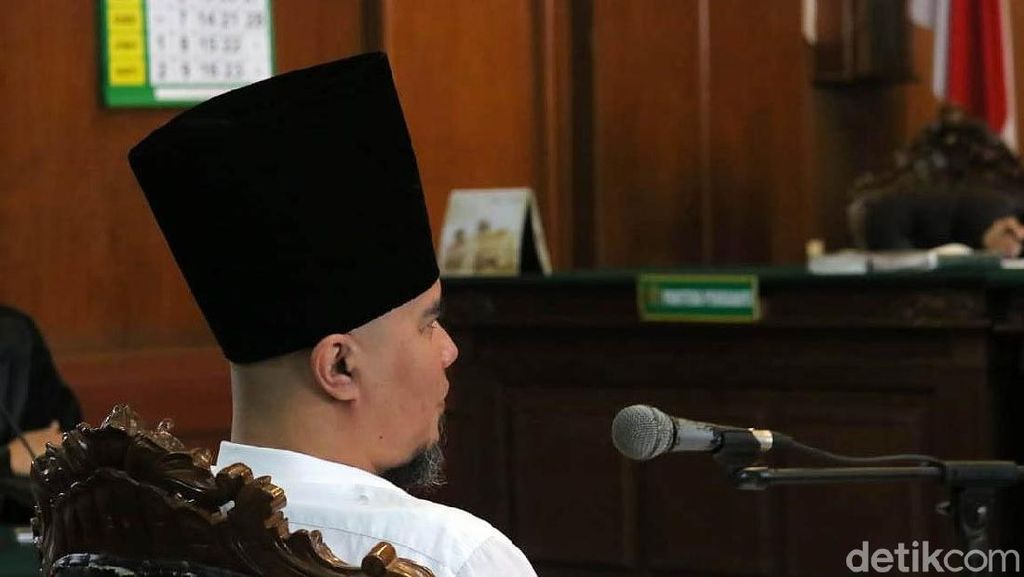Ahmad Dhani, Musik, dan Kaum Langitan Ahmad Dhani, Musik, dan Kaum Langitan