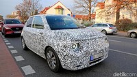 Namun mobil listrik Urban EV Concept ini tidak bisa membohongi lampu bulat bagian depan. Foto: Pool (Autoevolution)