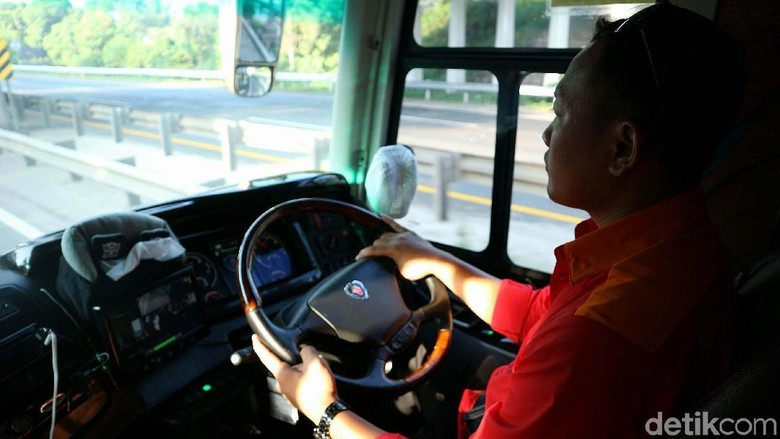 Sopir bus Foto: Agung Pambudhy Sopir bus Foto: Agung Pambudhy