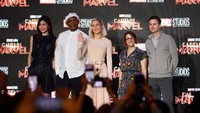 Brie Larson, Samuel L Jackson, Gemma Chan, Anne Boden dan Ryan Fleck saat menghadiri acara press conference di Singapura pada Kamis (14/2).  Suhaimi Abdullah/Getty Images
