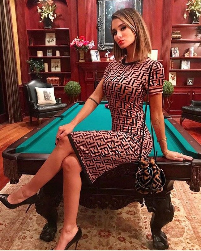 Salah satu video yang paling viral menampilkan Brittany dengan gambar swastika (simbol yang paling disucikan dalam tradisi Hindu) di dahinya sementara di video lain, ia mengejek Sikh dengan mengenakan sorban dengan rambut wajah yang digambar. Foto: Instagram