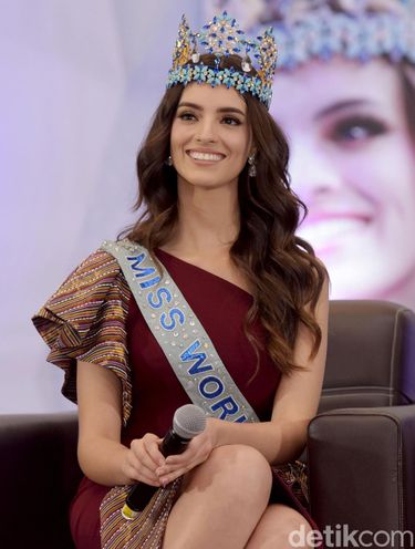 Miss World 2018 saat berada di Jakarta