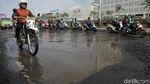 Ini Lho Penyebab Jalan KH Noer Ali Rusak Parah