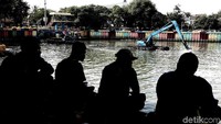 Danau Sunter di kawasan Jakarta Utara mulai dinormalisasi, Kamis (14/2/2019).