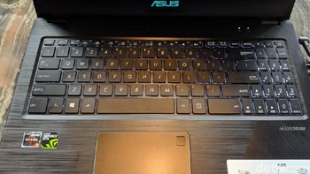 Terdapat sensor sidik jari di area track pad. (Foto: detikINET/Adi Fida Rahman)