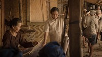Prabowo pun bertemu dengan pengrajin tenun dari suku Baduy. Dia mengaku bangga atas hasil karya tangan anak bangsa yang diwariskan turun-temurun oleh para leluhur (Instagram/prabowo)