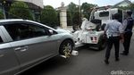 Parkir Sembarangan, Mobil-mobil Ini Diangkut Dishub DKI
