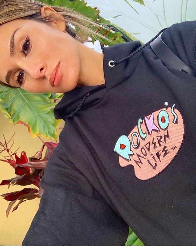 Terlepas dari kontroversinya, selebgram dengan pengikut 2,1 juta lebih ini  merupakan bintang video wanita paling banyak diikuti di Vine, aplikasi layanan berbagi video berdurasi pendek, hingga November 2015 ketika Vine ditutup. Foto: Instagram