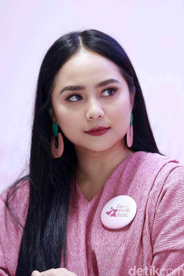Lama Tak Terdengar Suara Merdunya, Apa Kabar Gita Gutawa?