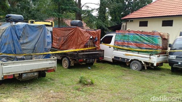 Polisi Tangkap 10 Orang Pengangkut 20 Ton Minyak Ilegal Di Jambi