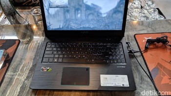 VivoBook Pro F570 dilepas mulai dari Rp 11 jutaan. (Foto: detikINET/Adi Fida Rahman)
