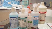 Sekarang, kalau beli alkohol atau antiseptik nggak perlu sampai impor dari luar negeri. Di Indonesia juga banyak! (foto: detikHealth)